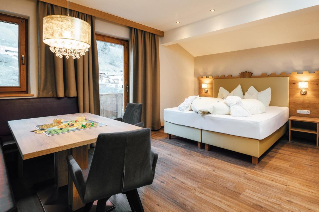 Kinderhotel Laderhof ลาดิส ภายนอก รูปภาพ