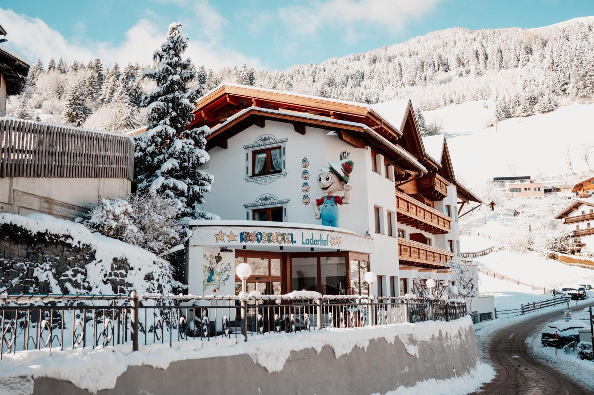 Kinderhotel Laderhof ลาดิส ภายนอก รูปภาพ