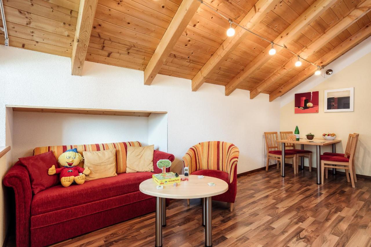 Kinderhotel Laderhof ลาดิส ภายนอก รูปภาพ